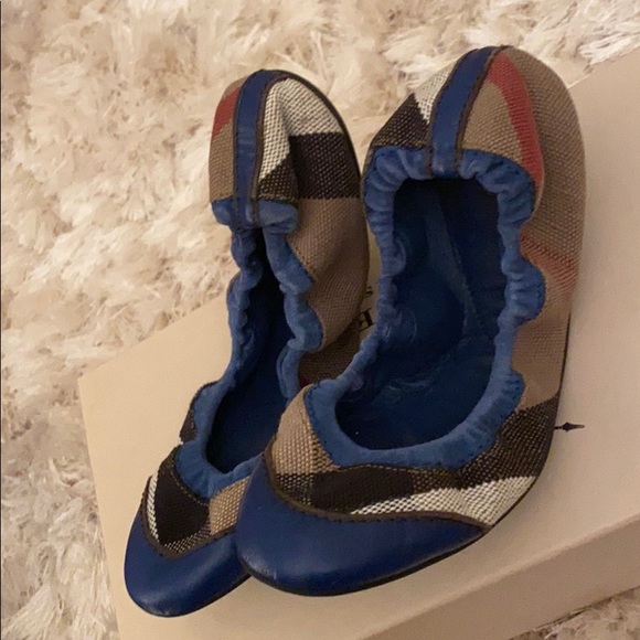 Burberry flats - Picture 2 of 3